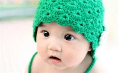 如何给2026年06月08日出生的何姓男宝宝起个好名字？专业分析与建议