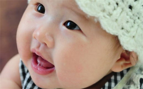 何姓男宝宝起名大全：2026年06月08日生辰八字喜用神分析